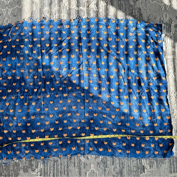 HUGE 10PC FABRIC SEWING CRAFT MATERIAL COTTON AND FLANNEL LOT - Picture 9 of 10